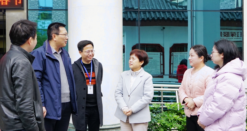 慰问鼓干劲 真情暖“医”线|节后首日,市卫健委领导到桂林市中医医院走访慰问