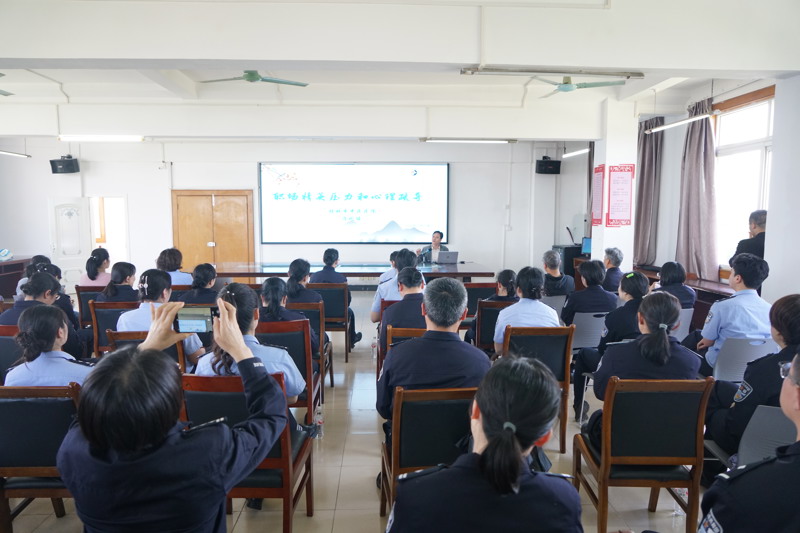 警医共建|桂林市中医医院专家团队走进桂林监狱开展健康讲座义诊及交流活动