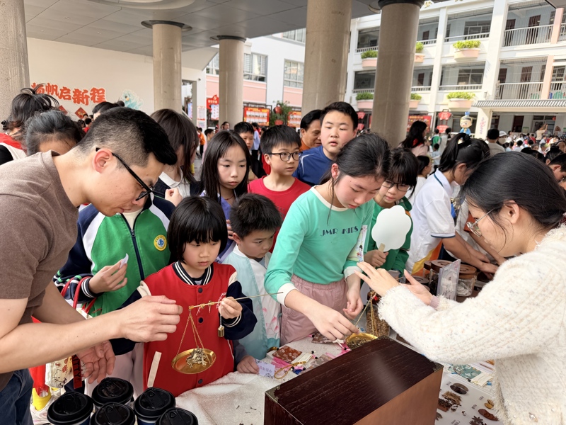 青青中医|桂林市中医医院携手中华小学开展“杏林青华”中医药文化品牌活动